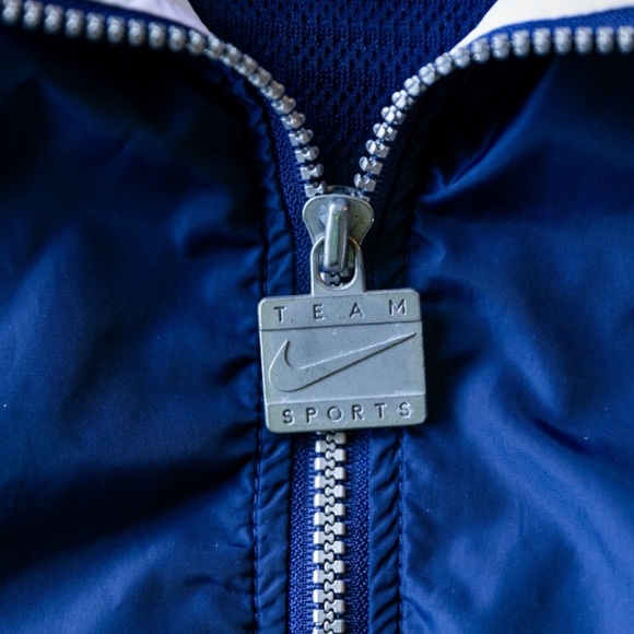 NiKe TeAm Sp0rTs VinTagE 90s 00s AriZ0na WiLdCatS WinDbReAker ๐ป - Picture 3 of 9